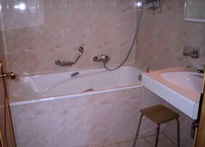 Center And Close To The Lifts Apartment